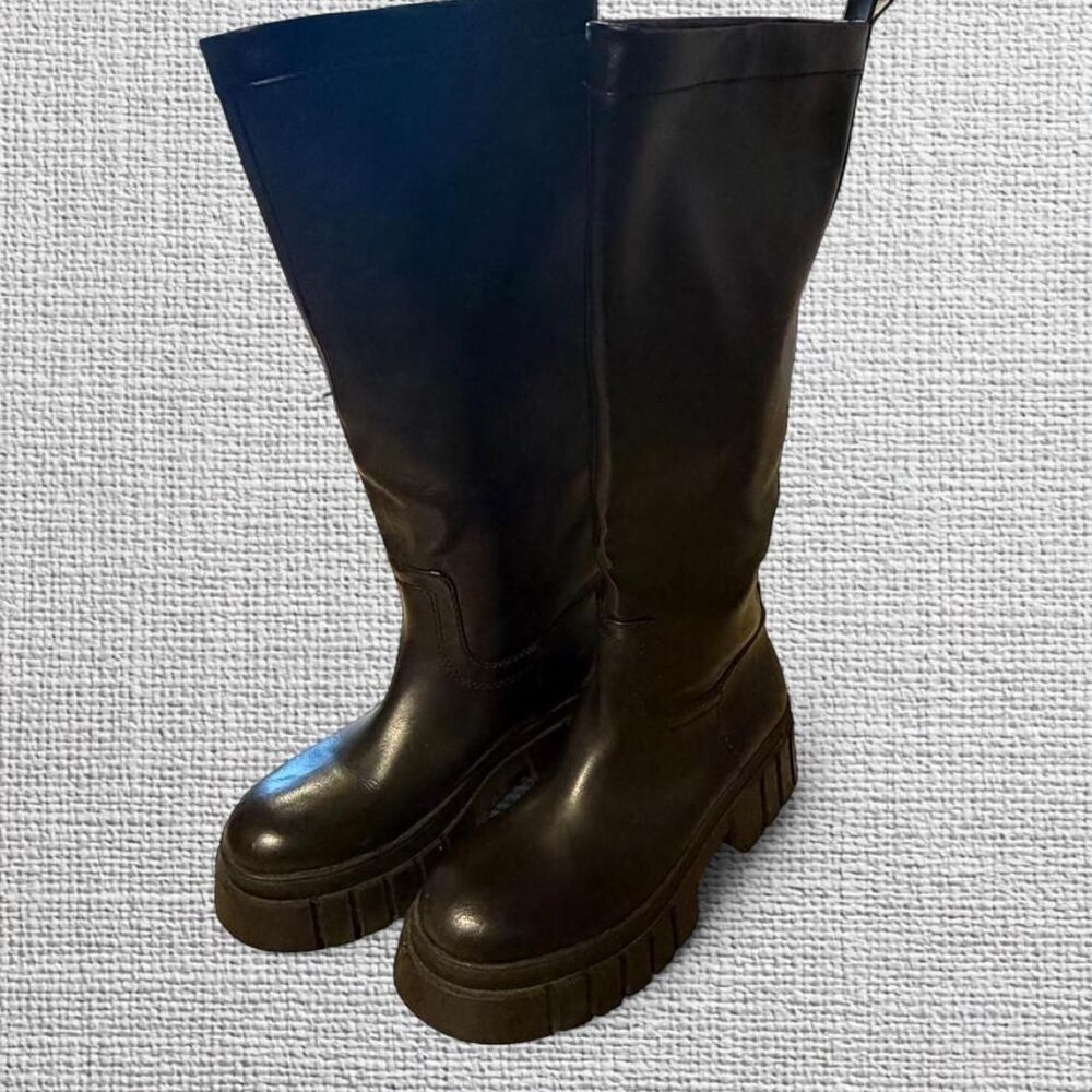 Zara Women's Brown and Black Boots